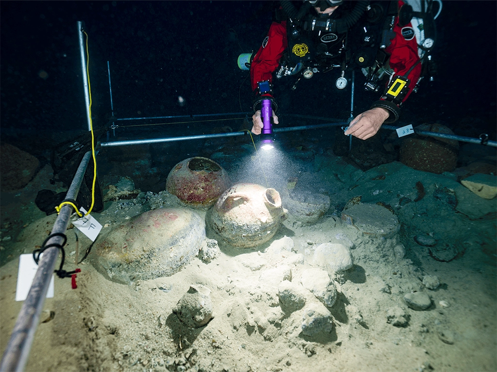 Gozo, a Phoenician period shipwreck that sank about 700 BC. - Working on the Gozo shipwreck